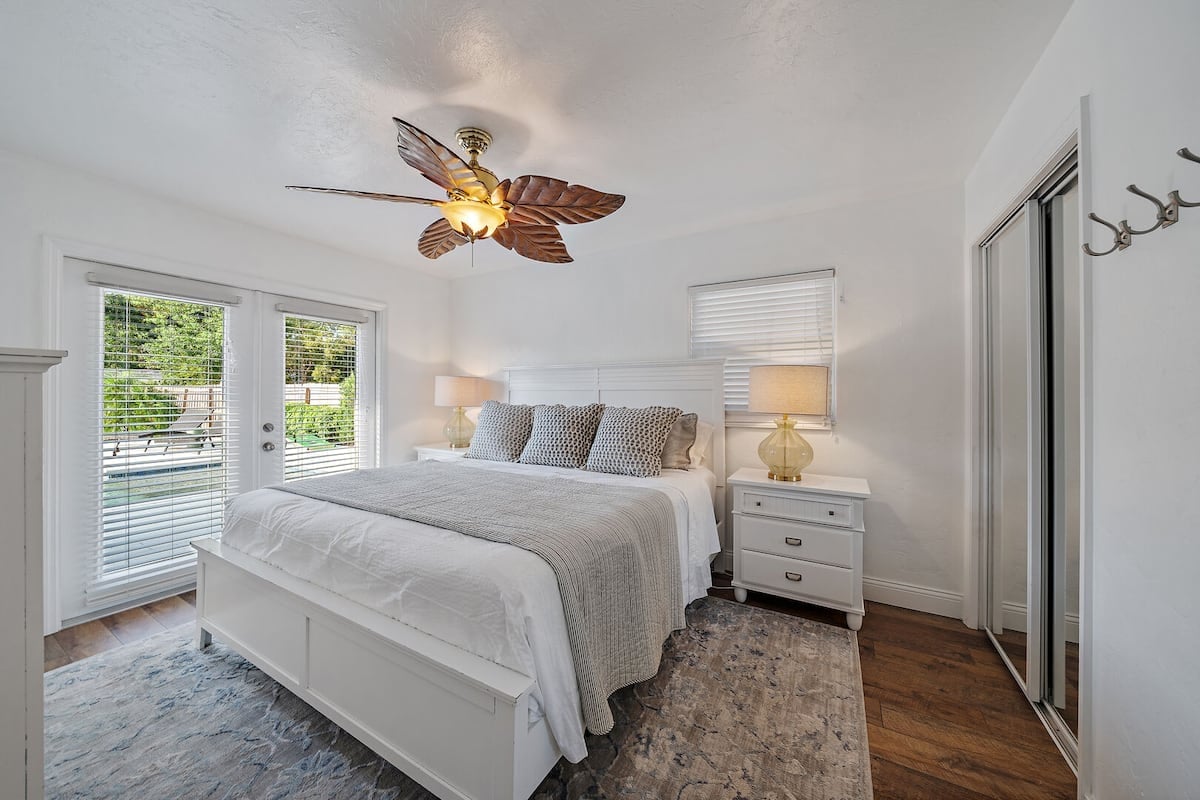 Bedroom 1 - King Bed