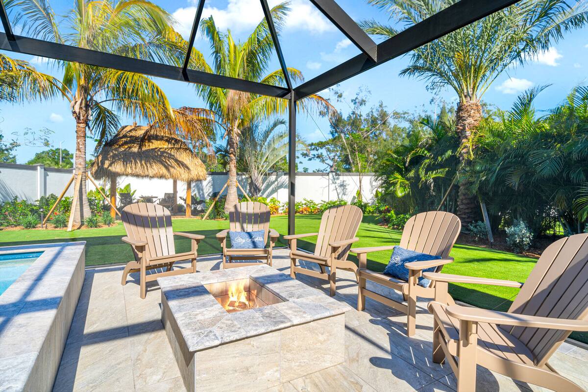 The propane fire pit is perfect for those chilly FL evenings.