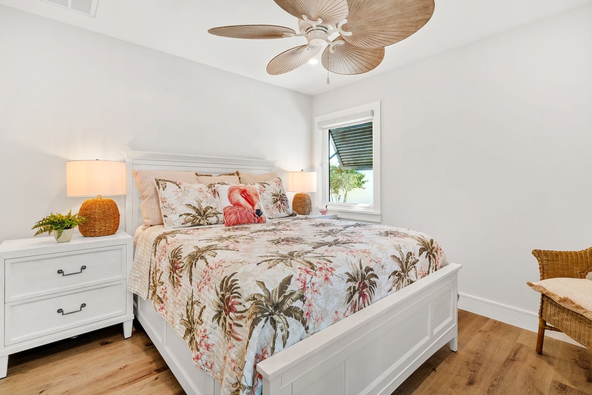 Bedroom 2 - Queen Bed with luxury linens provided.