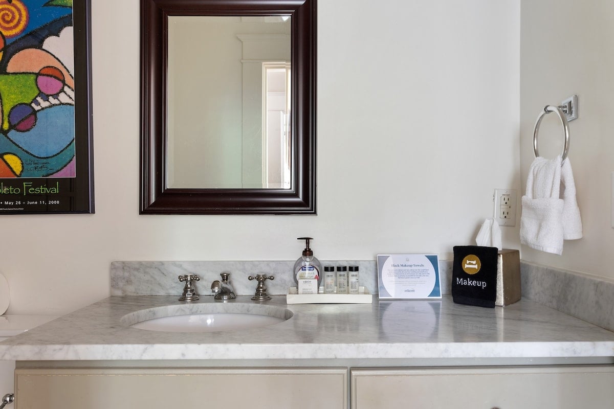 Rutledge Avenue Inn (Suite C) | Downtown Luxury image 21