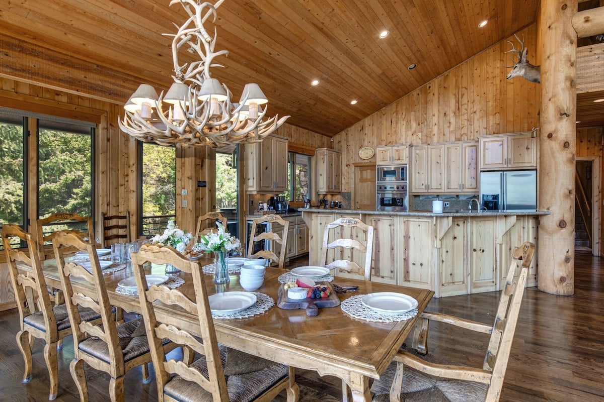 Abode at American Flag | Beautiful Mountain Views image 12