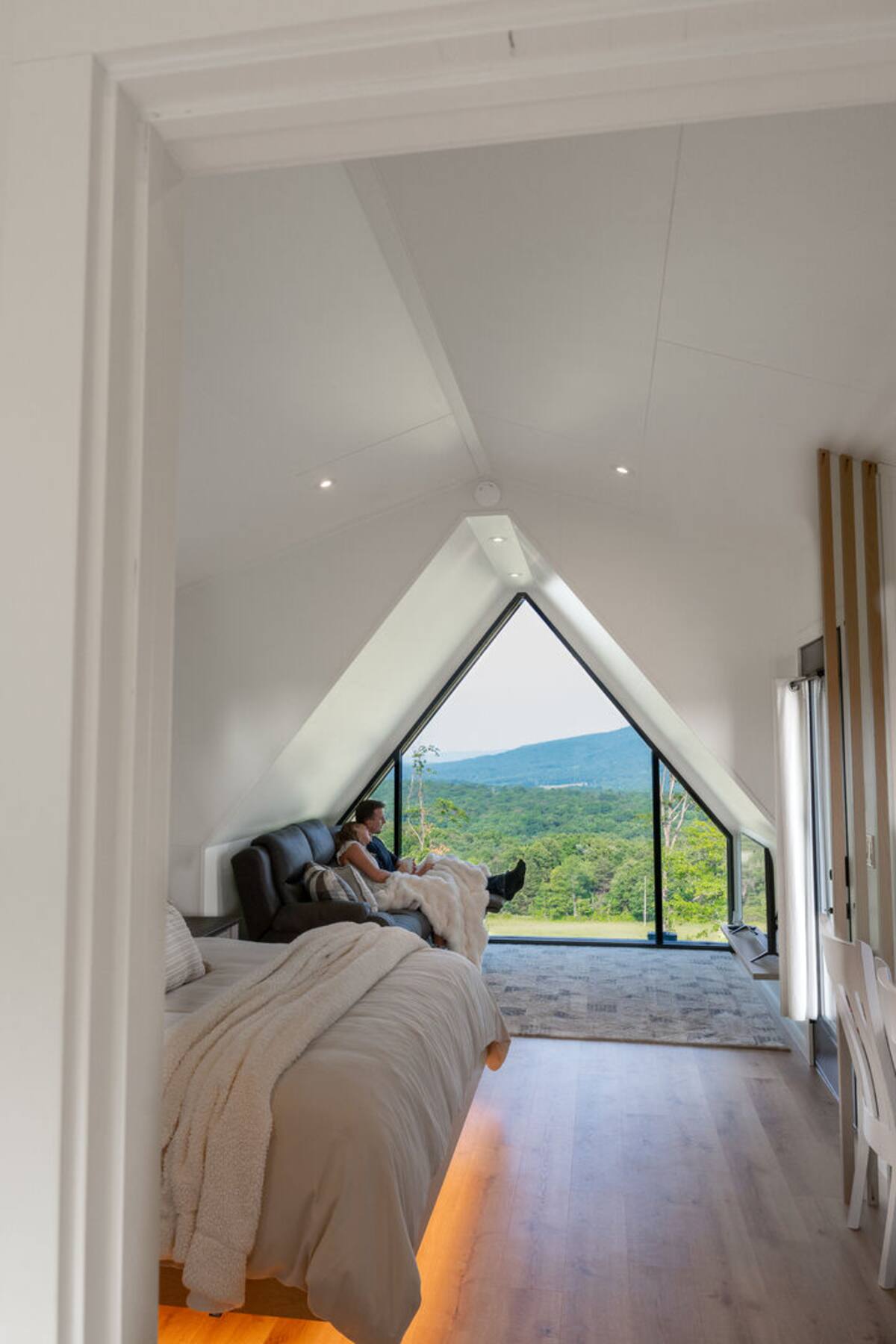 Get cozy! This is the space for it. The Sun Valley Overlook has so many ideal snuggle spot.