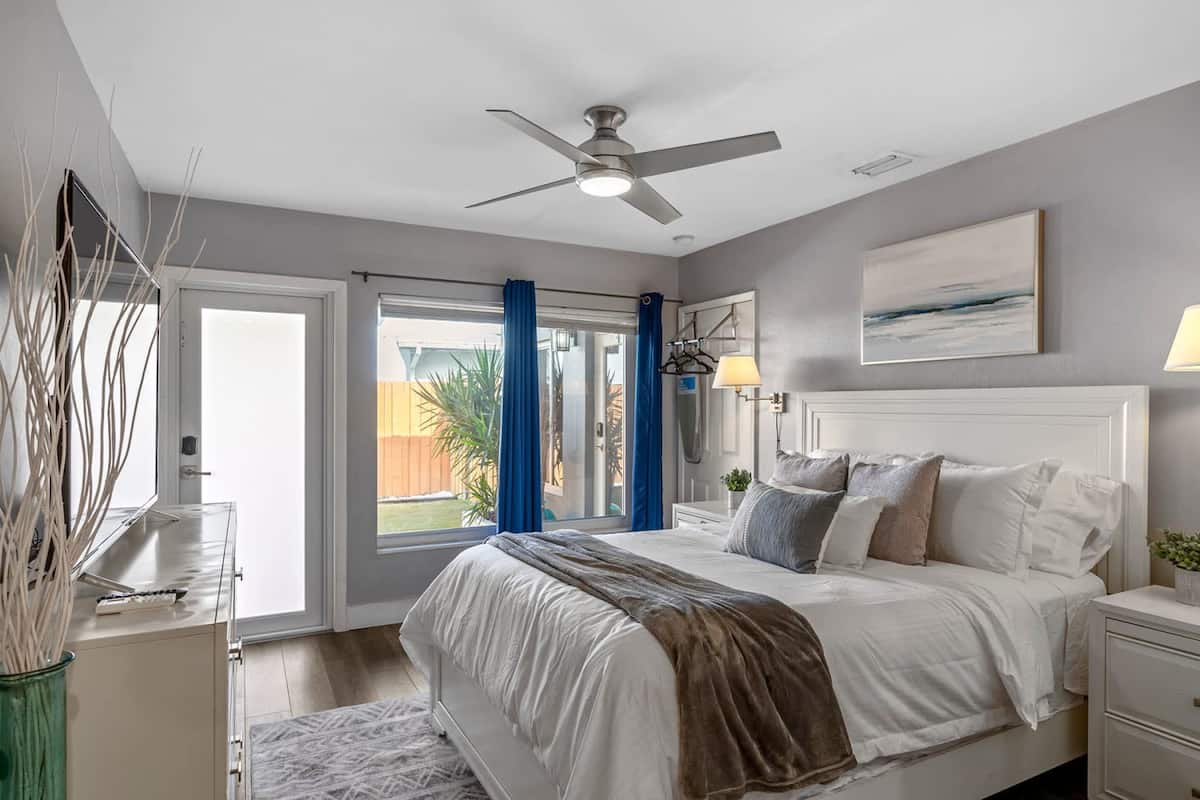 Discover a Sunlit Sanctuary Steps from the Shore in Fort Lauderdale, FL