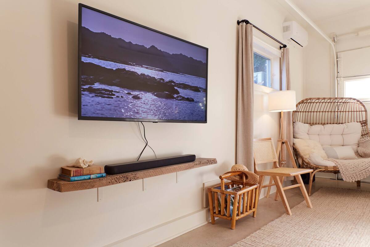 Smart TV & Yamaha Soundbar
