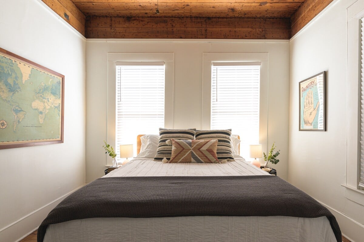 Middle Bedroom