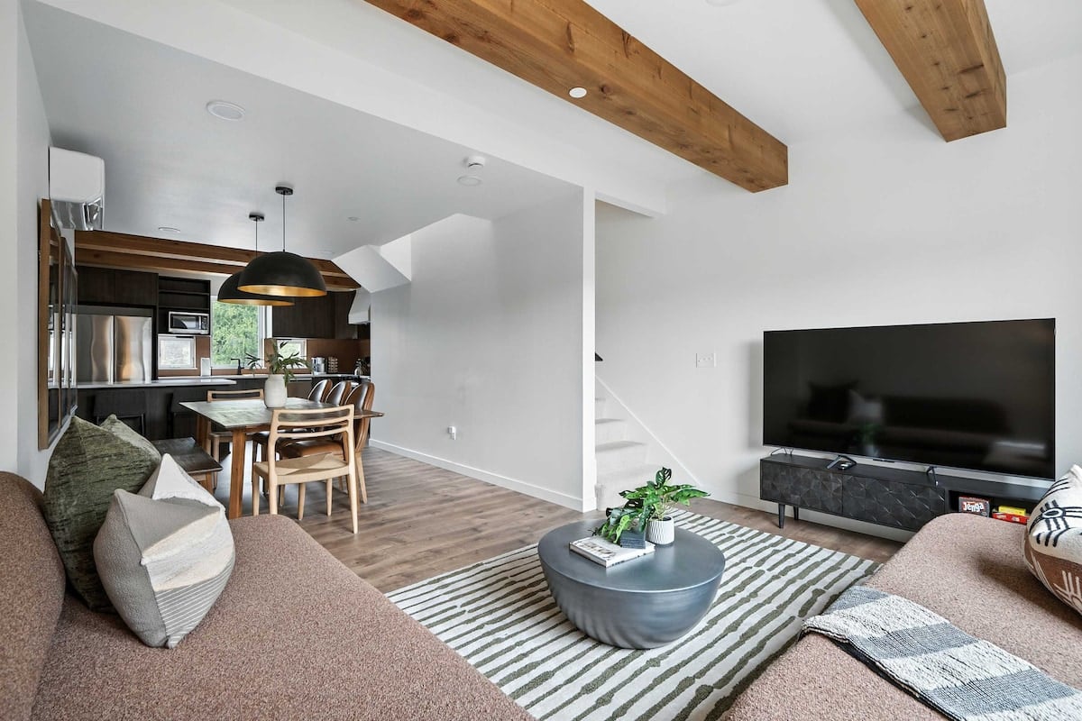 Luxury 2BR • Walkable • Best Location • Fast WiFi image 29
