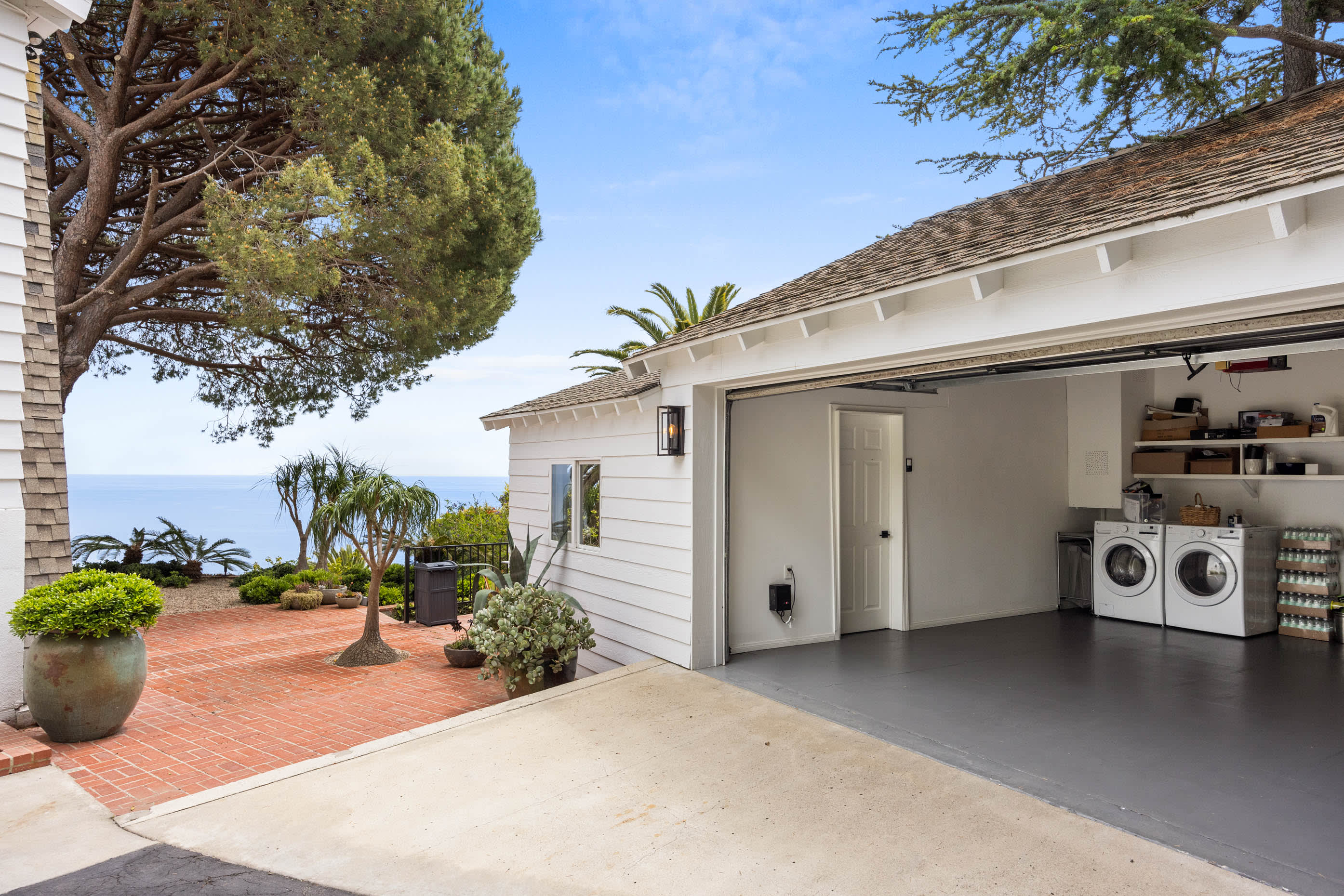 Residence image 3