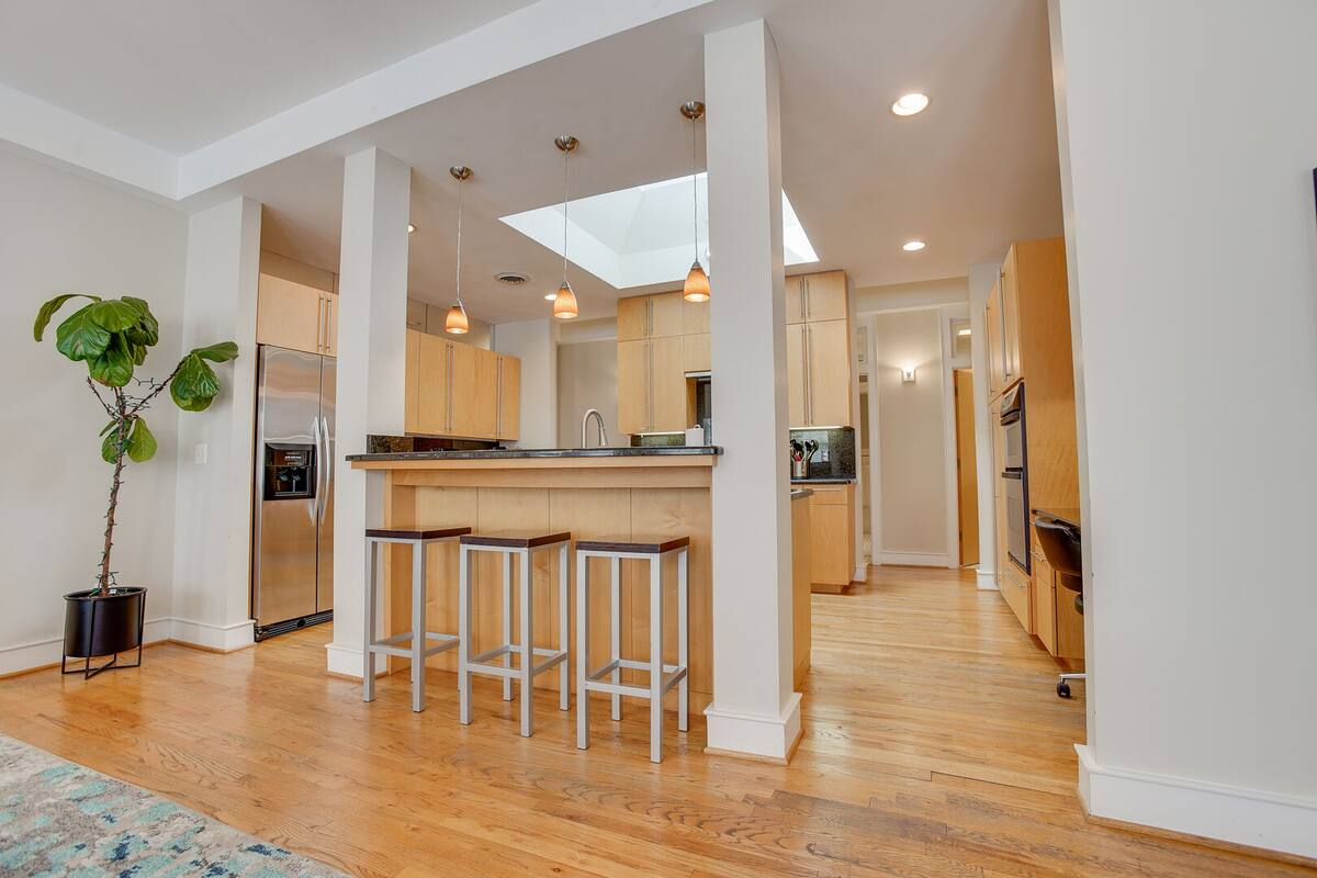 This beautiful, fully-equipped kitchen is a chef's dream!
