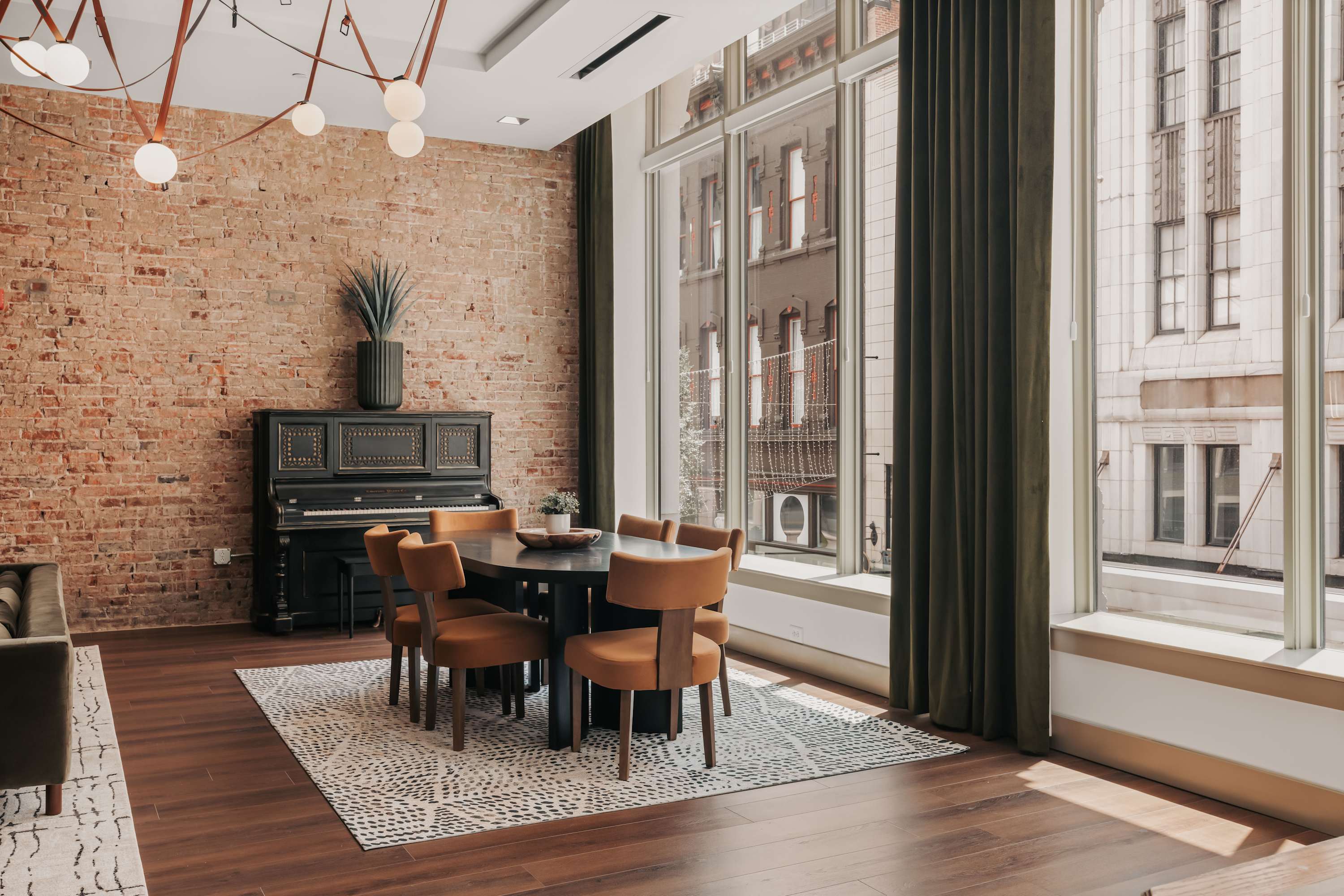 Starr Piano - Roxie and Carraway Suites  - 8 Bedrooms Image