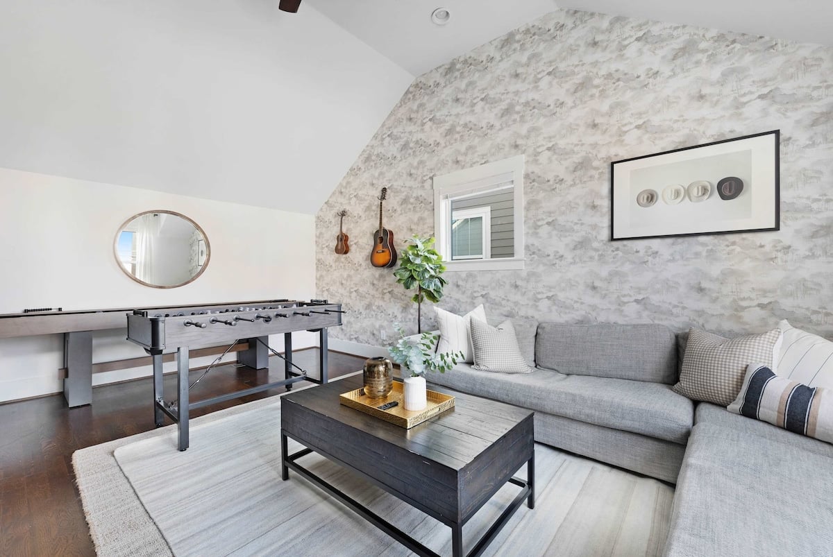 The Magnolia House - Walk to WeHo + Mins to DT! image 2