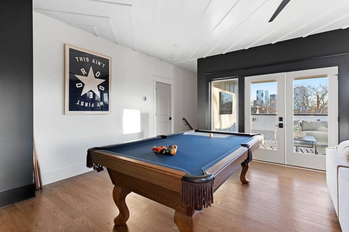 Spacious Home with a Pool Table for Entertainment