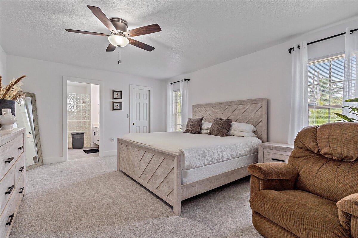 Bedroom 1: King size bed