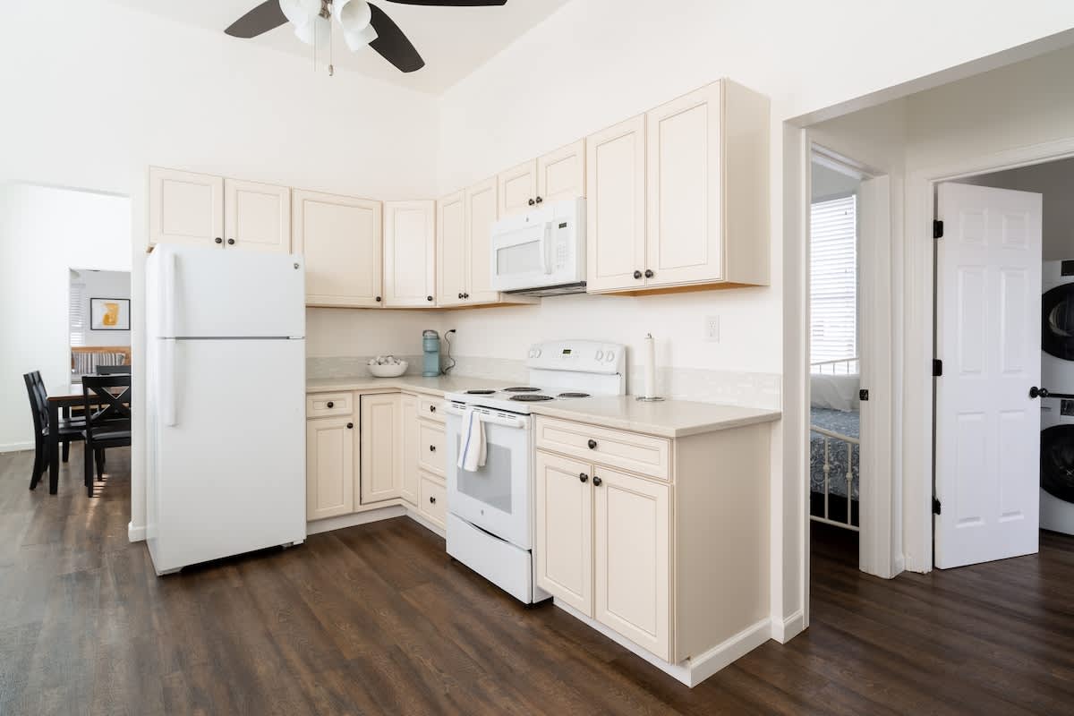 4BR • Sleeps 9 • Spacious Home • Walkable Area image 12