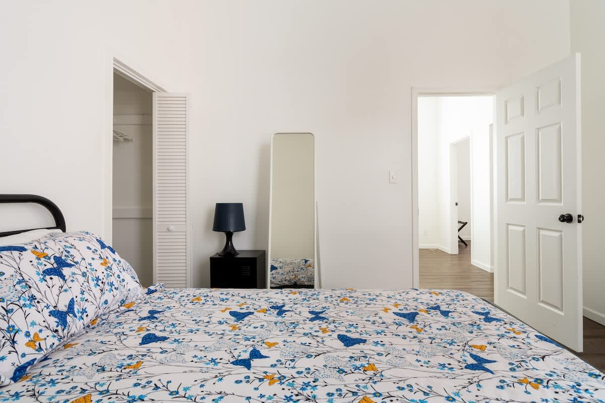 4BR • Sleeps 9 • Spacious Home • Walkable Area image 19