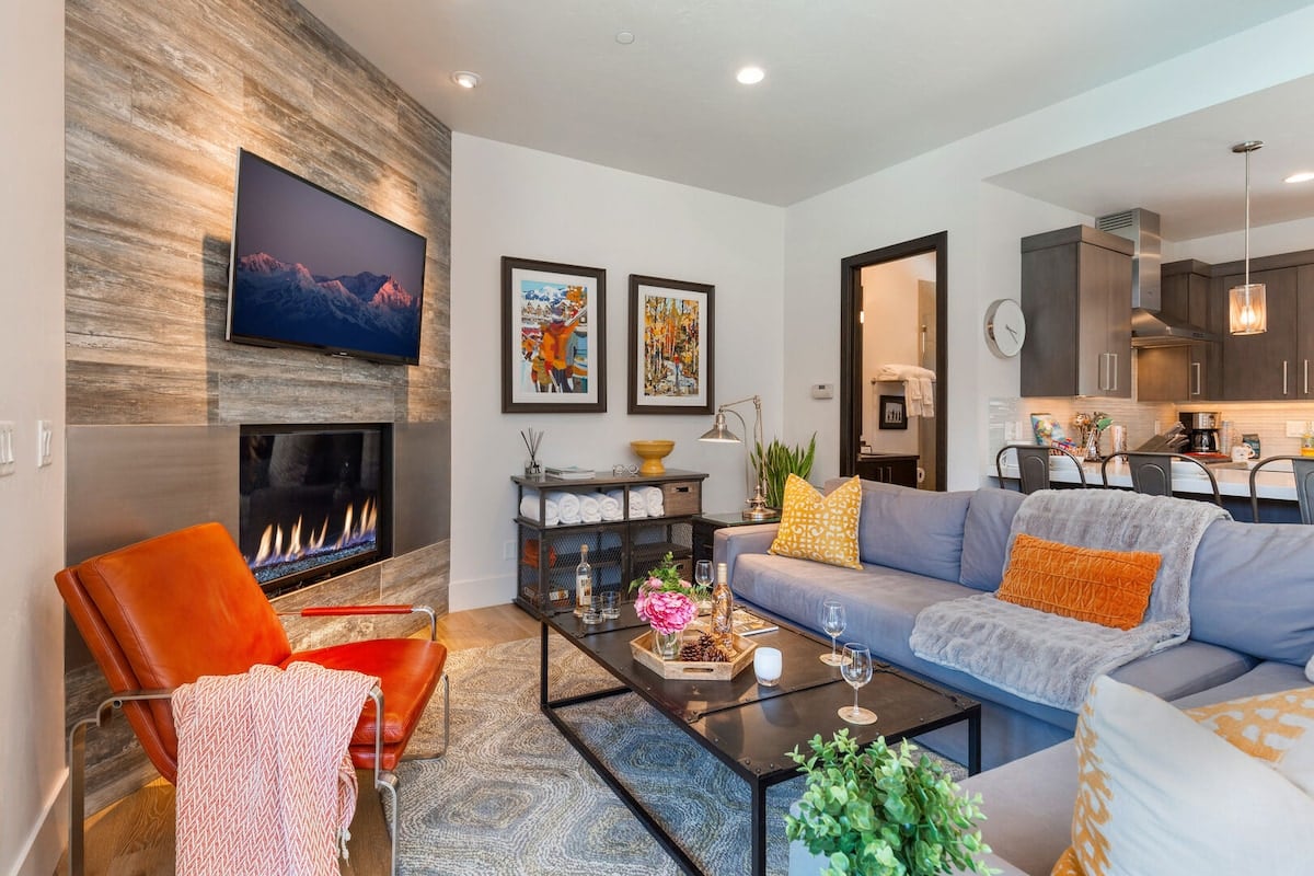 Walk to Frostwood Gondola  & Canyons Village Access | Abode at Juniper Landing image 5