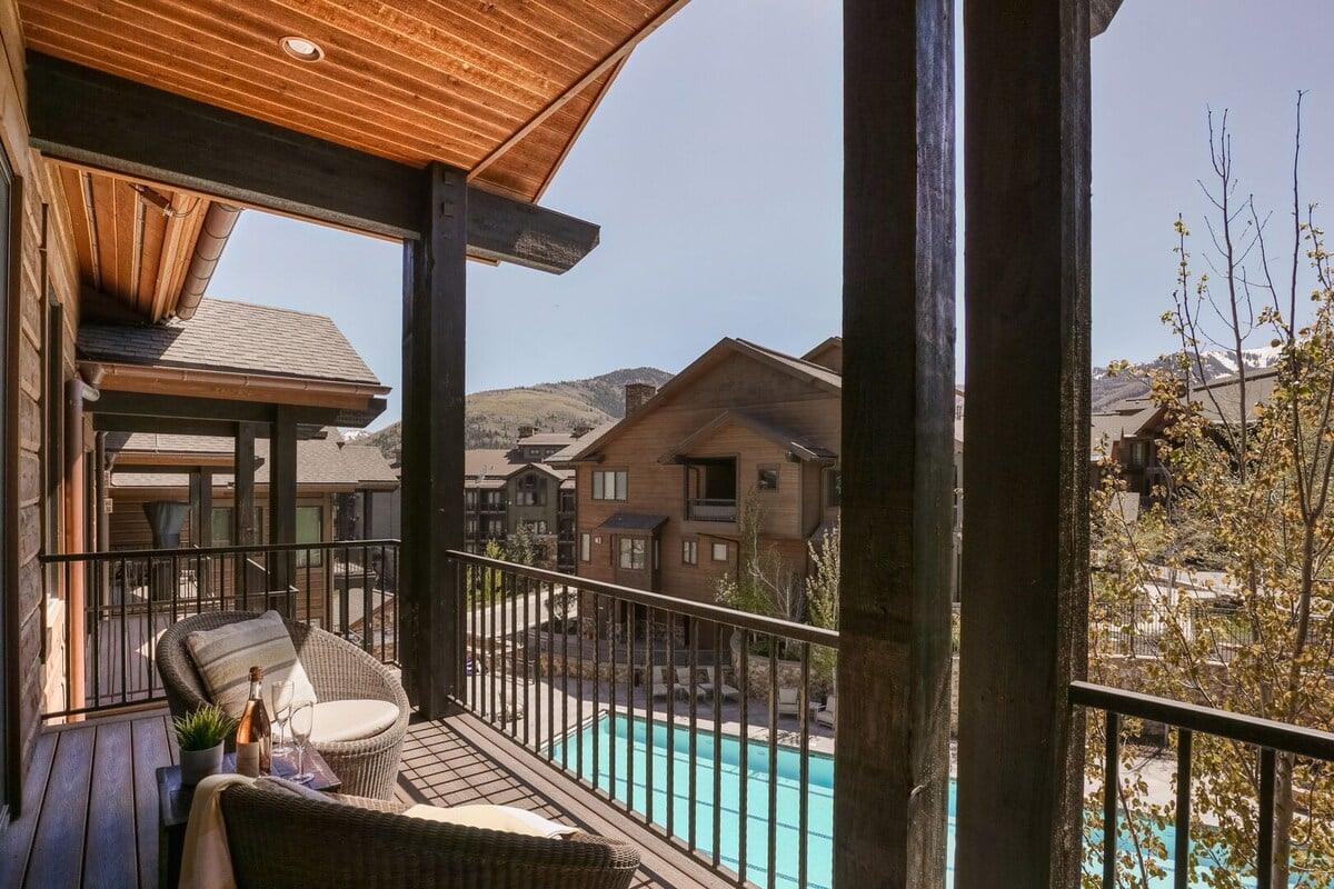 Walk to Frostwood Gondola  & Canyons Village Access | Abode at Juniper Landing image 32
