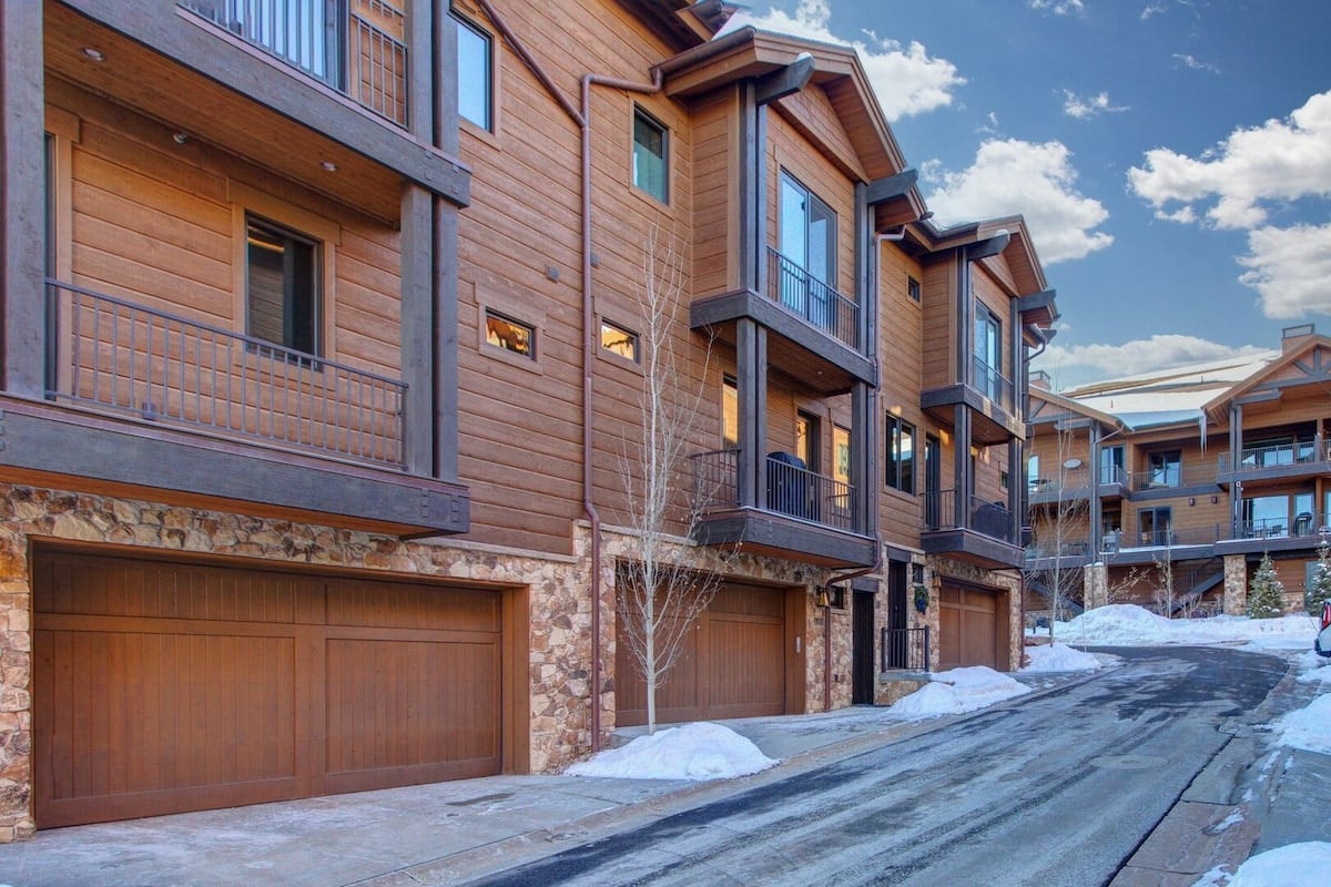 Walk to Frostwood Gondola  & Canyons Village Access | Abode at Juniper Landing image 45