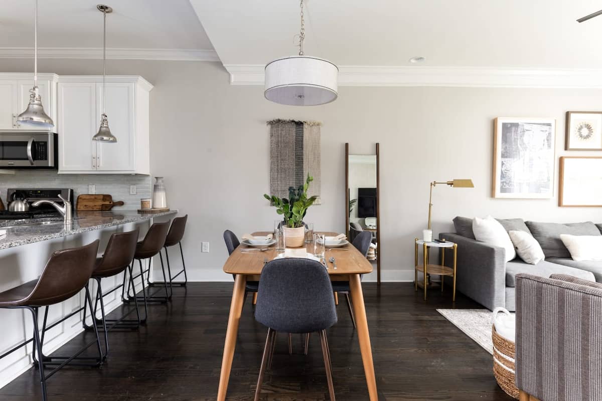 Spacious Dining Area!