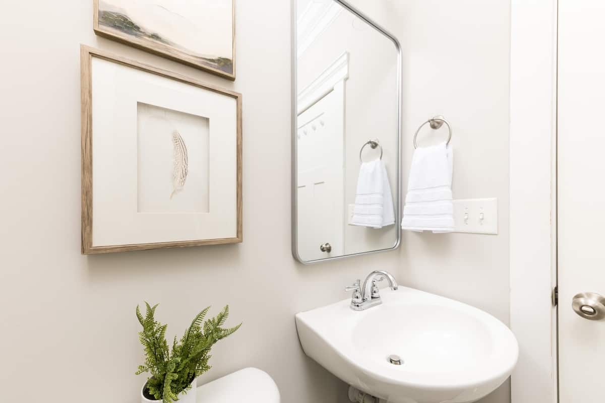 Full Bathroom