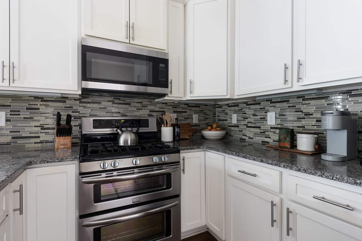 The Fully Equipped Kitchen is Perfect For Entertaining!