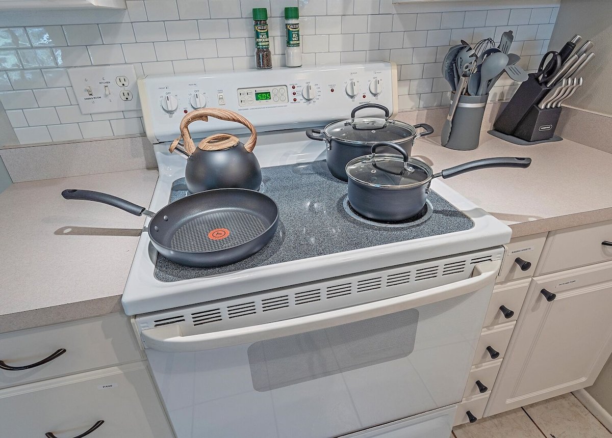 Pots and pans available for cooking and baking!