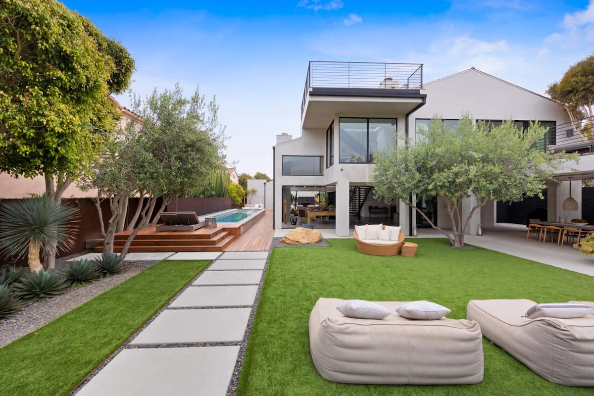 Comfortable hand-picked furniture throughout the luxurious outdoor space.
