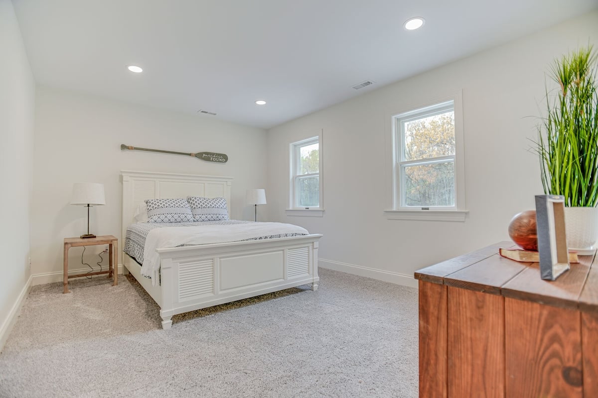 Bedroom 4 - Queen bed - located on the second floor