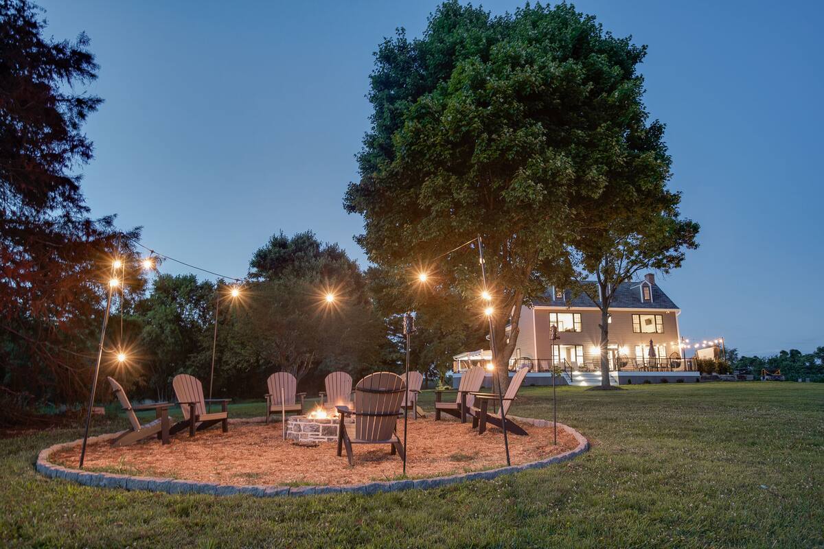 Take a short stroll to the second fire pit area located closer to the water. Firewood is provided :)
