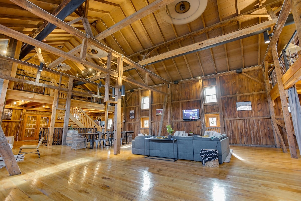 Check out these stunning high ceilings!