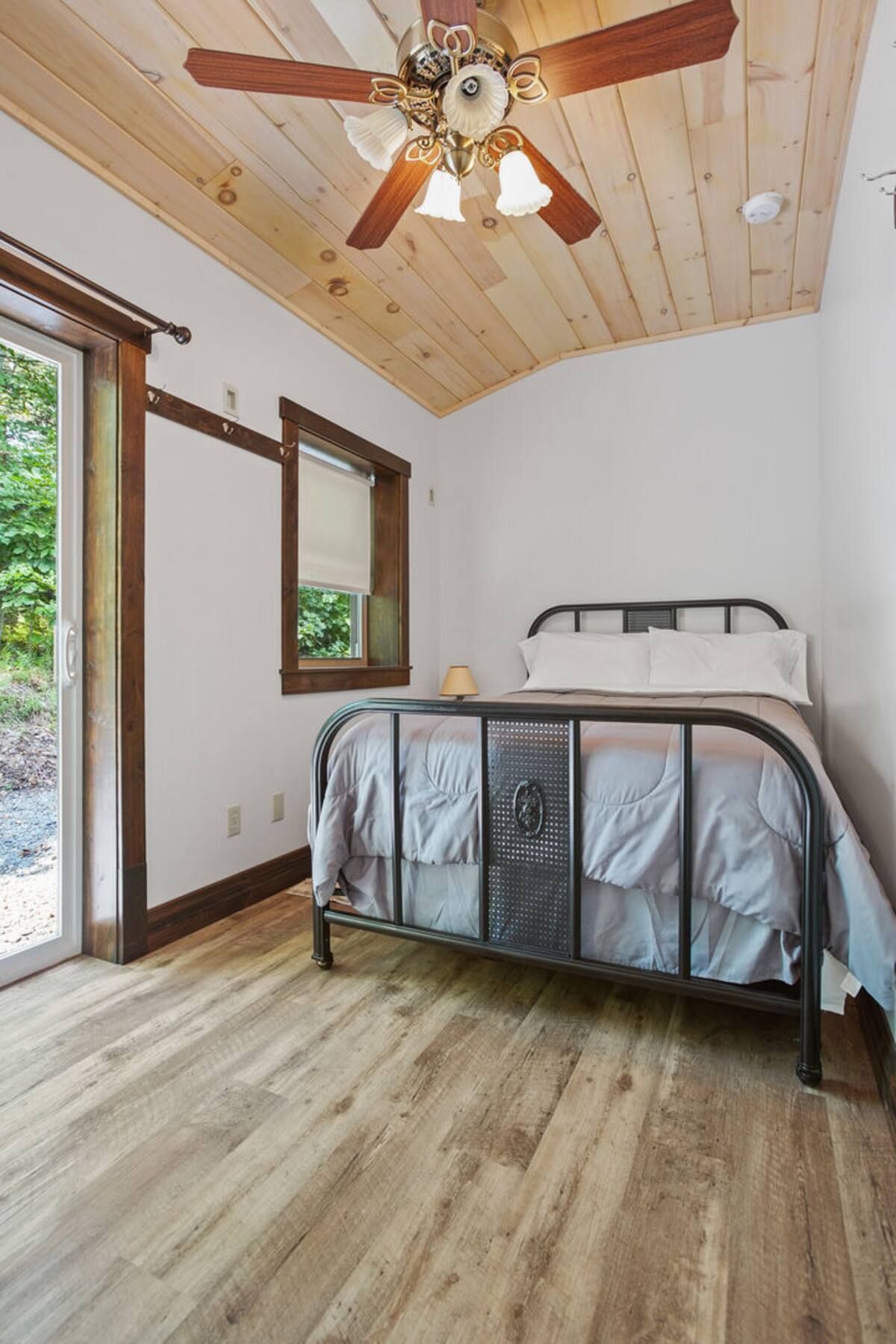 Bedroom 1 - Full Bed