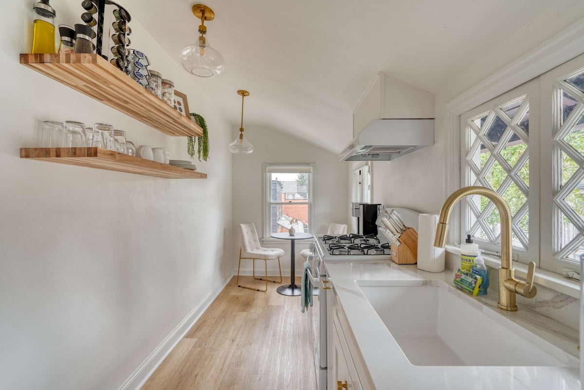 Modern Studio - Sullivan’s Gulch - Walkable Stay image 8
