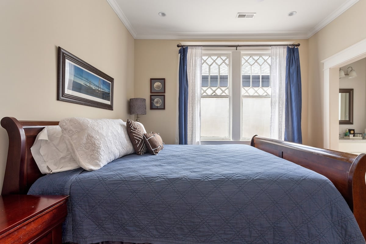 Rutledge Avenue Inn (Suite B) | Downtown Luxury image 19