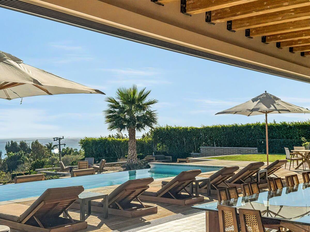 Unwind in style with Malibu’s coastline stretched before you.