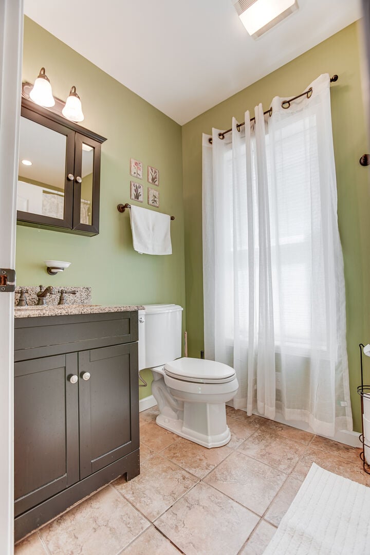 Full bathroom on second floor.

Our home is stocked with clean and sustainable products and toiletries to give you and your loved ones a toxin-free stay!