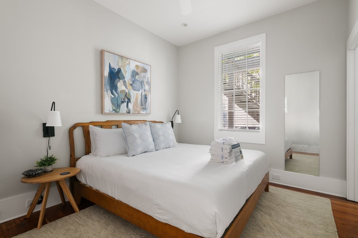 Apollo | Luxurious Escape in Downtown Charleston image 43