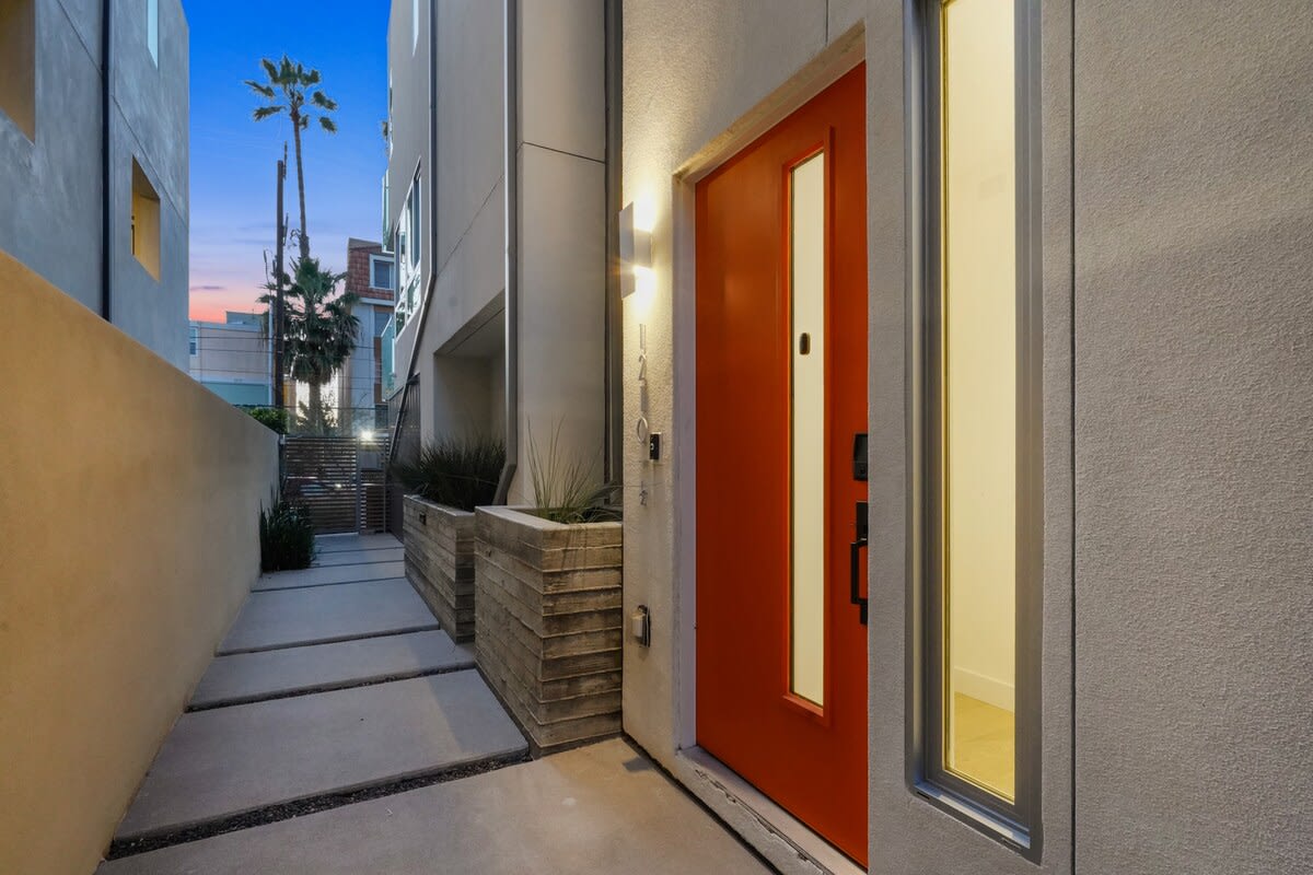 Residence image 3