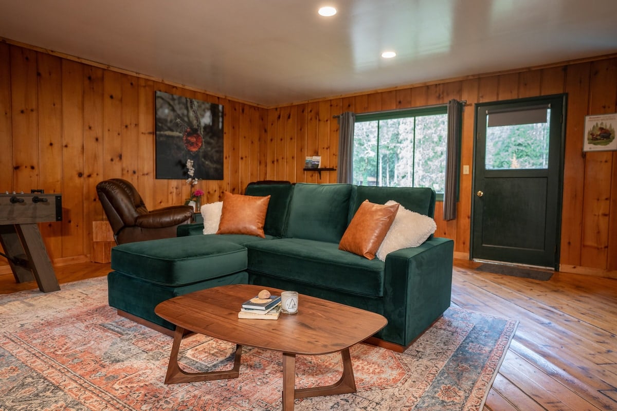 O'Neill Cabin - a rustic reclaimed retreat image 45