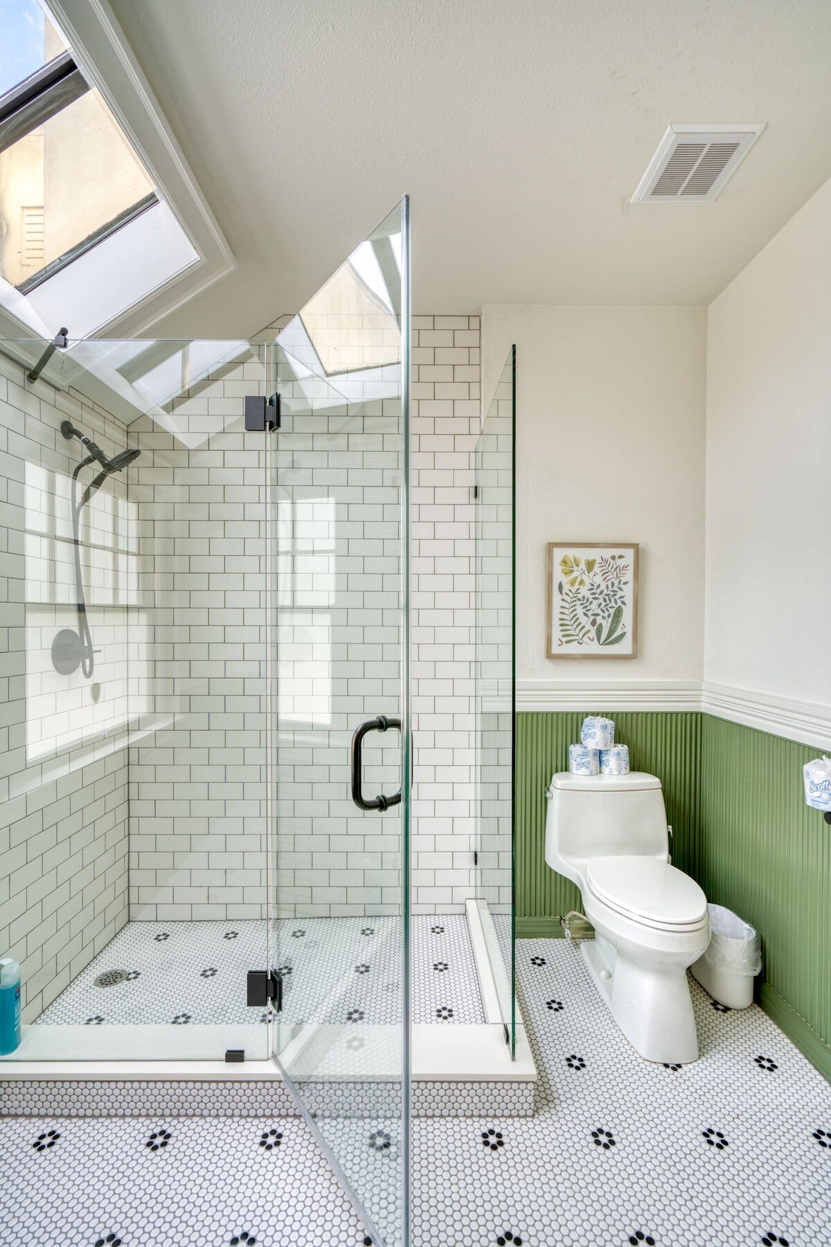Luxury Living on NW 23rd Ave, Walk Score 99 image 12