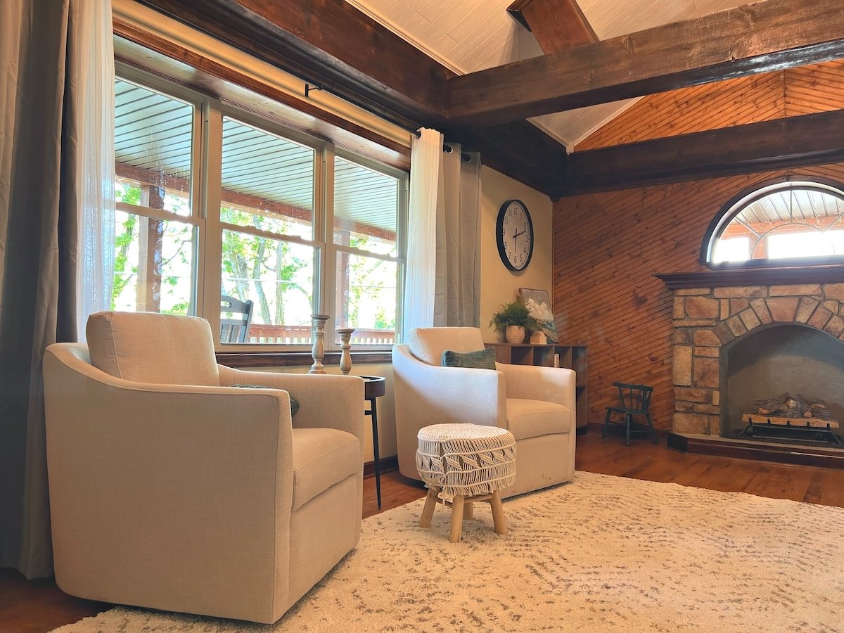 Tons of natural light filters through the windows during the daytime.