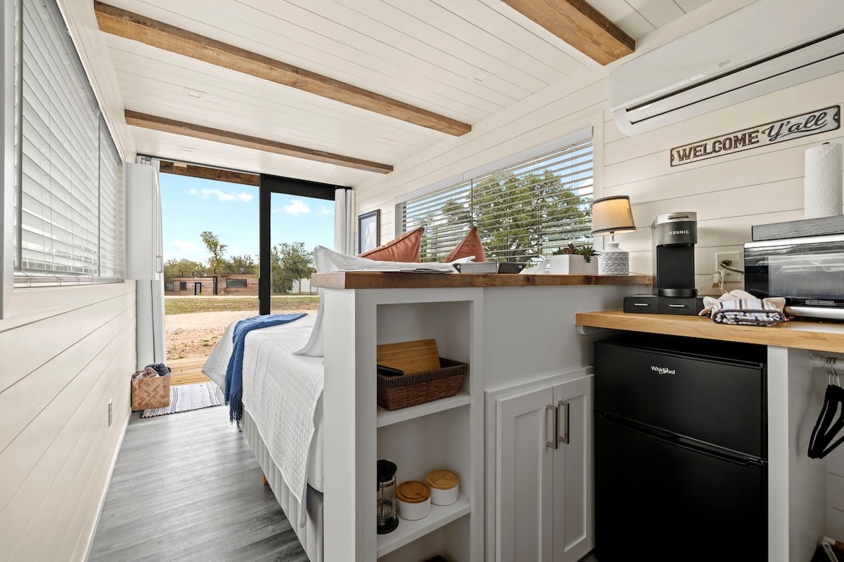 New! The Perry-Chic container home Oasis image 8