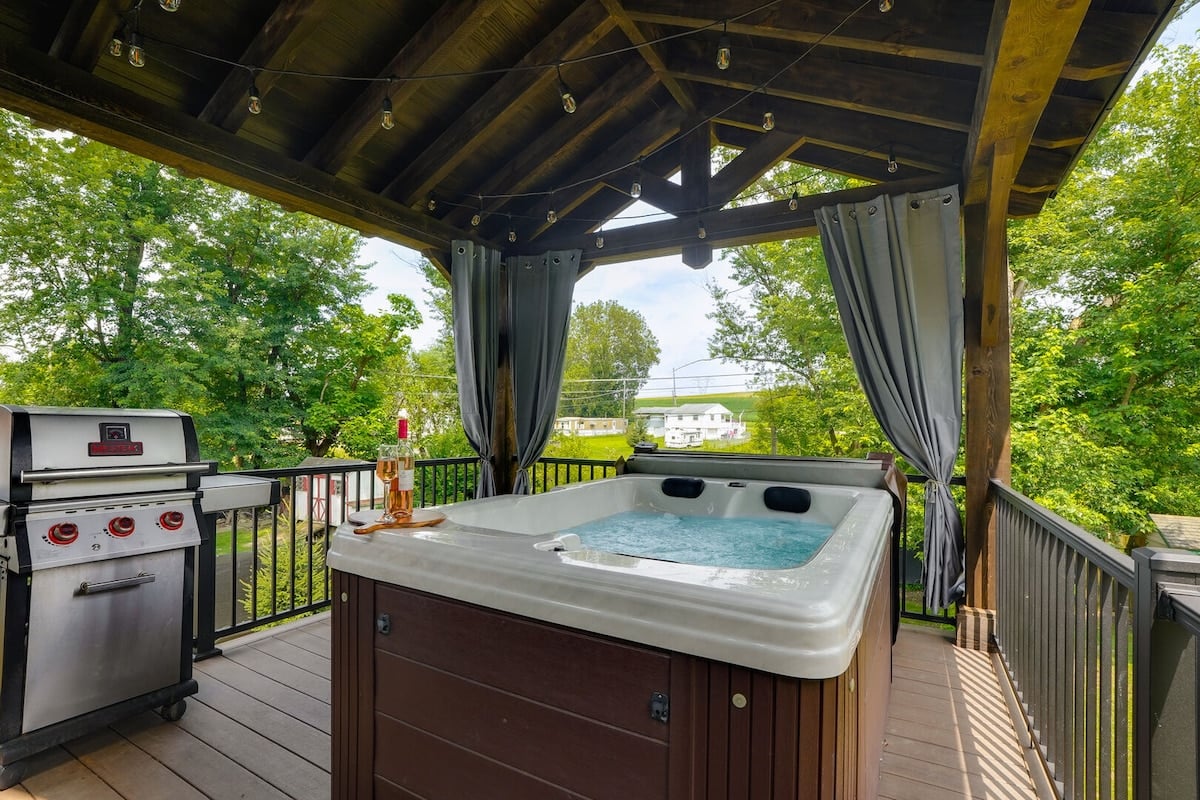 Discover serenity at Creekside Cottage in Myerstown in Myerstown, PA