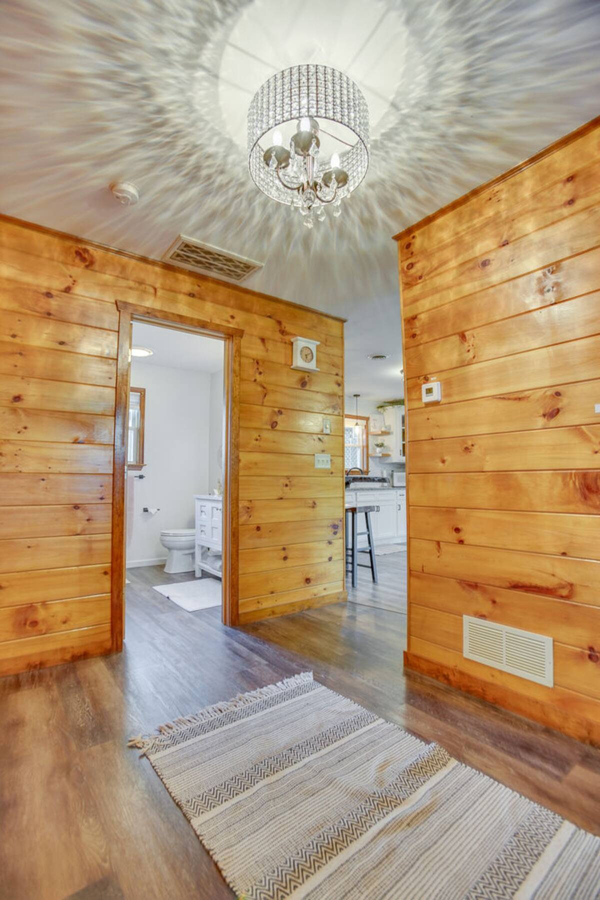 Connecting rooms and hallway to kitchen!