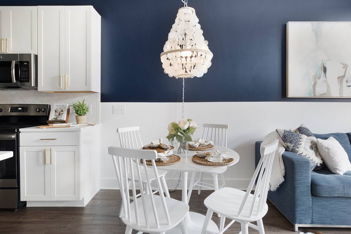 Bright and Clean Dining Area with Seating for Four
