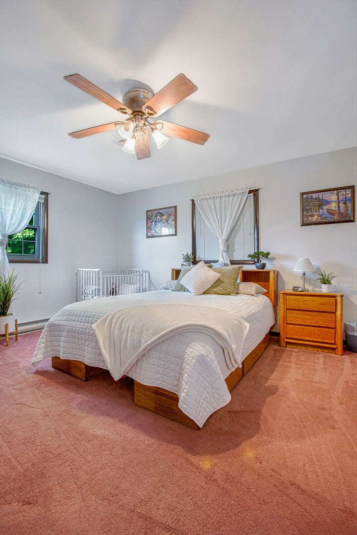 Bedroom 1 - Queen Bed