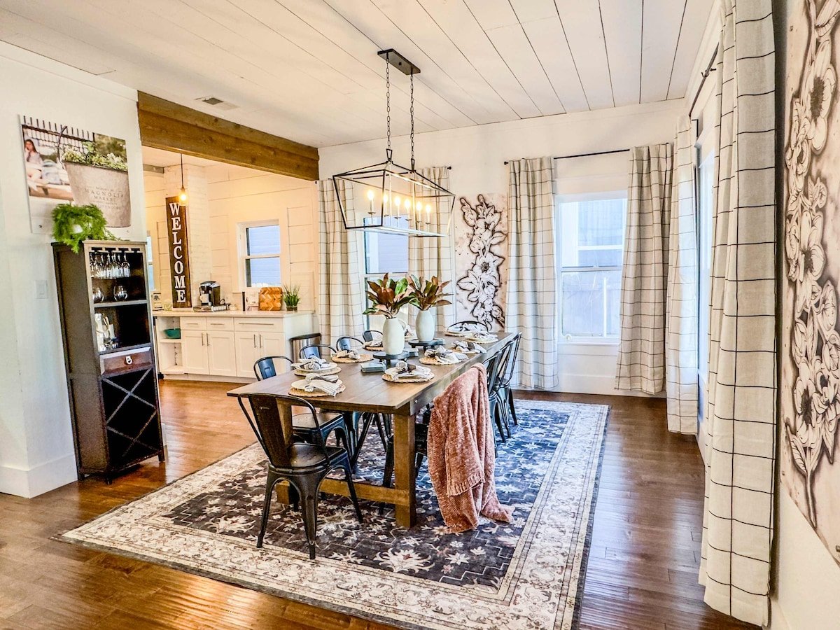 *Magnolia Masterpiece* | Family Gathering Place image 10