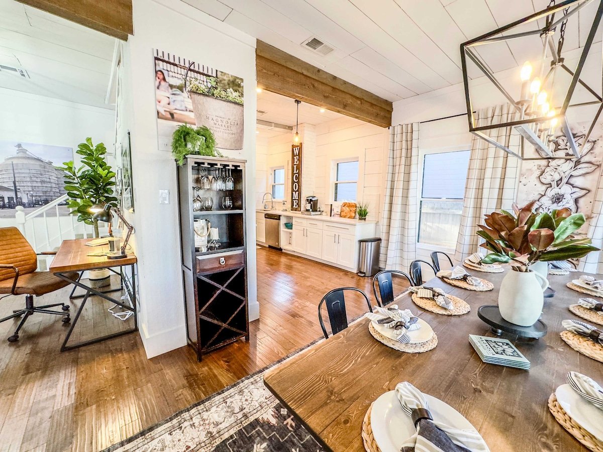*Magnolia Masterpiece* | Family Gathering Place image 13