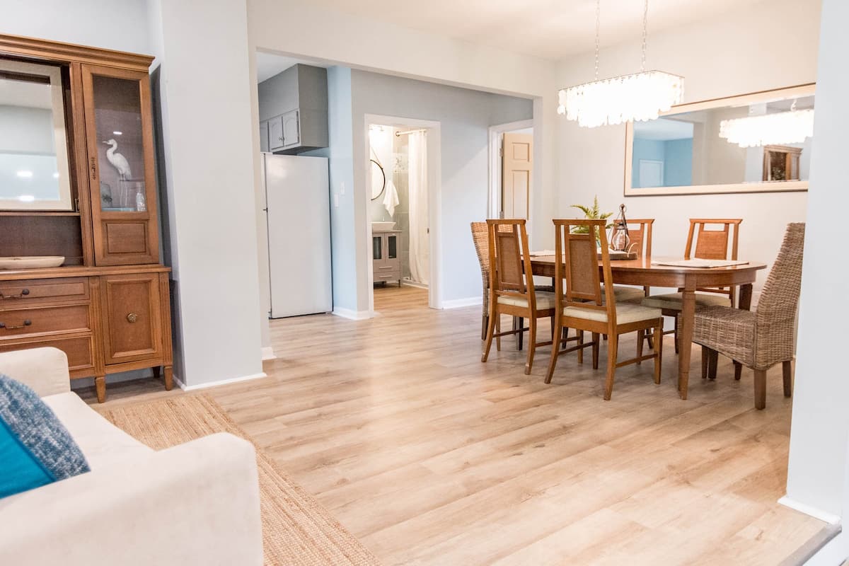 Open flow from dining room into kitchen and hall/master bathroom & bedroom