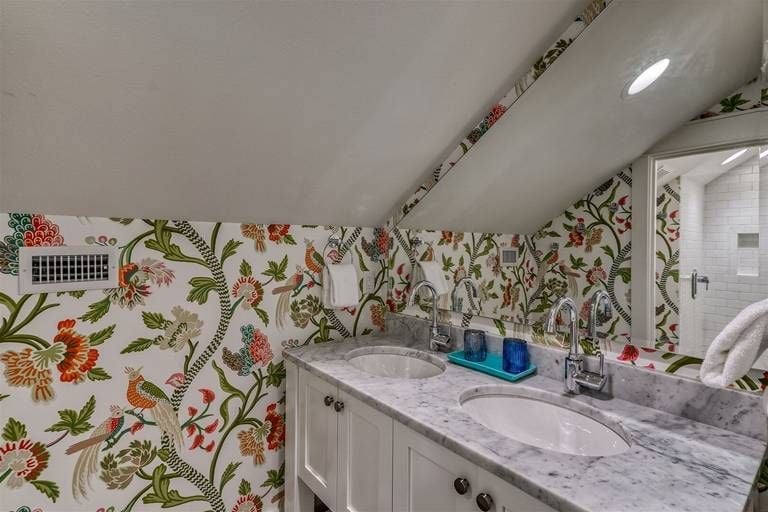 Residence image 2