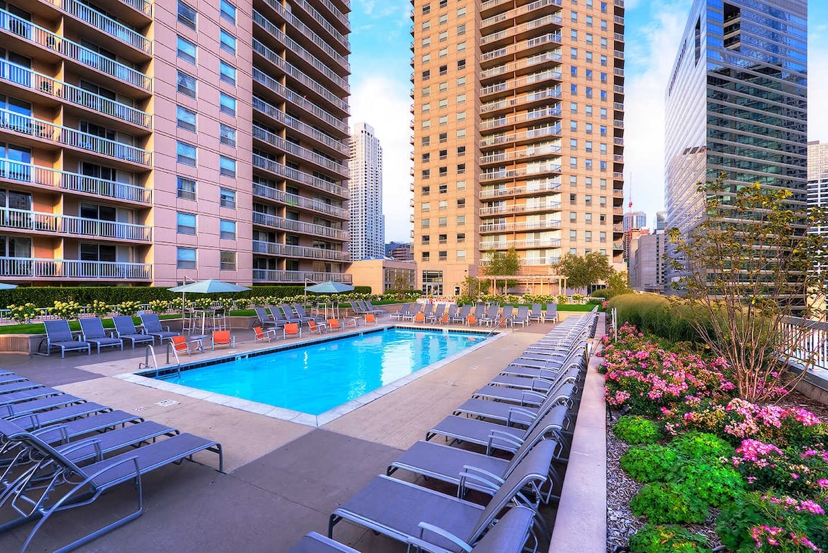Rooftop 9th floor pool