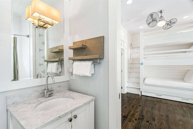 Residence image 3